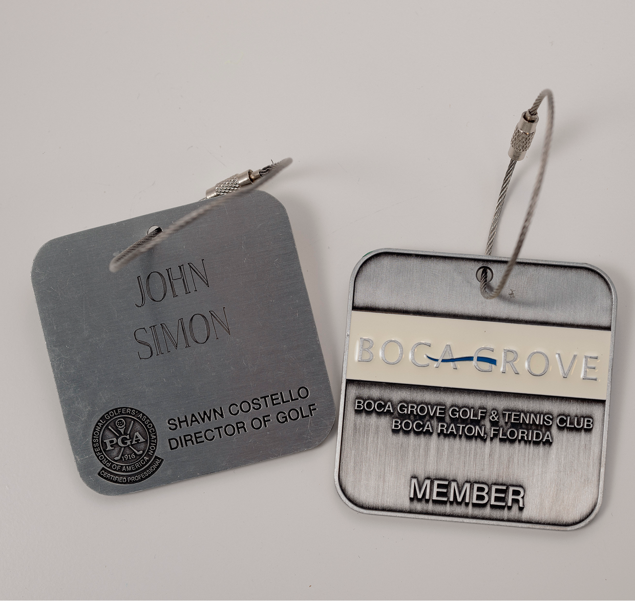 Metal golf club badges