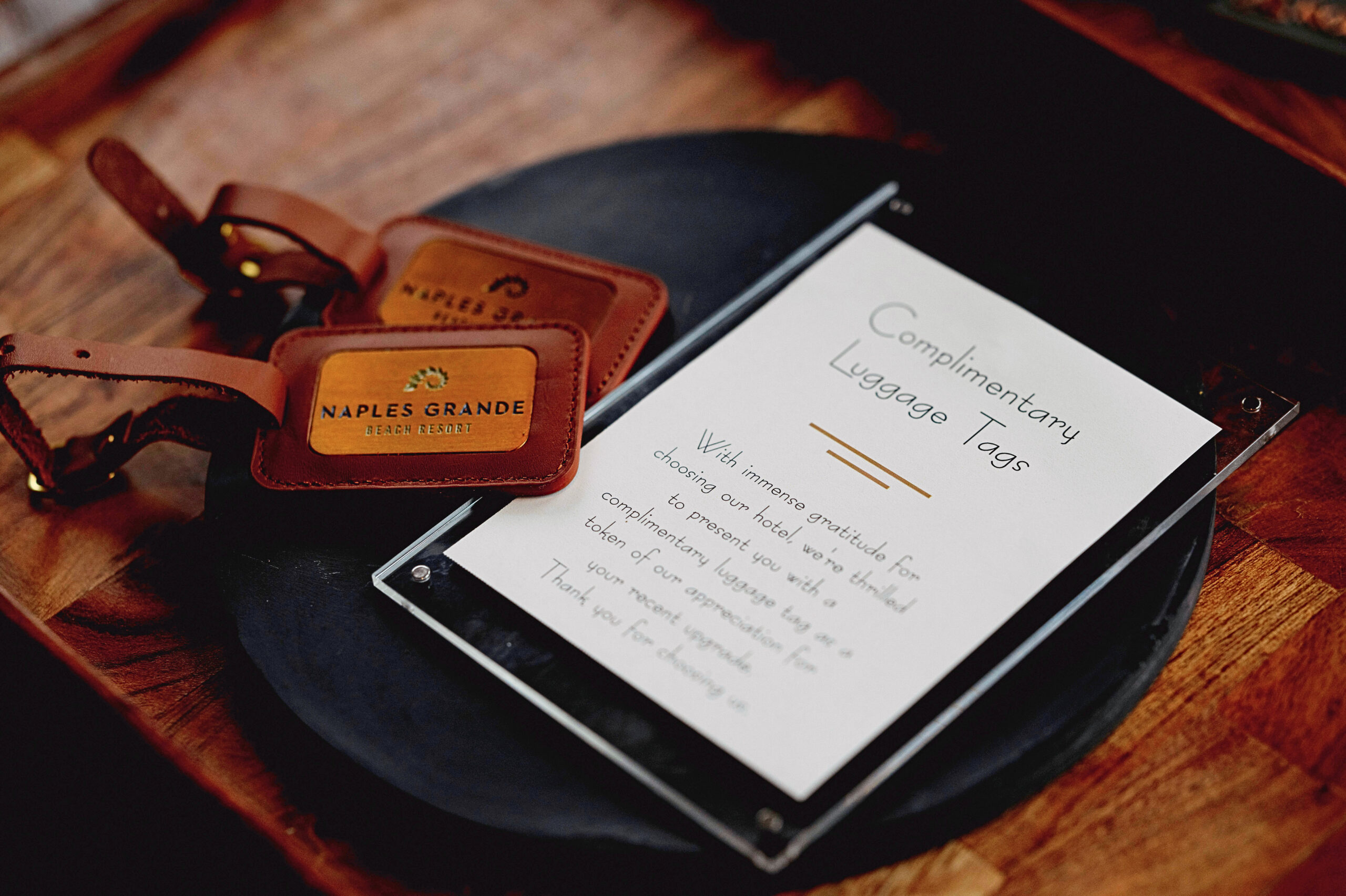 Guest tags with note